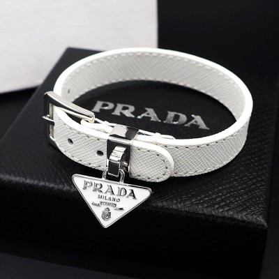 프라다 PDA01 사피아노 레더 브레이슬릿 화이트 팔찌