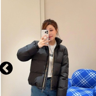 버버리 여성 지퍼 스탠드 칼라 다운 패딩